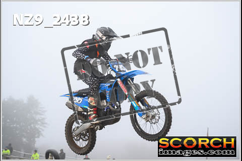 Experts-057