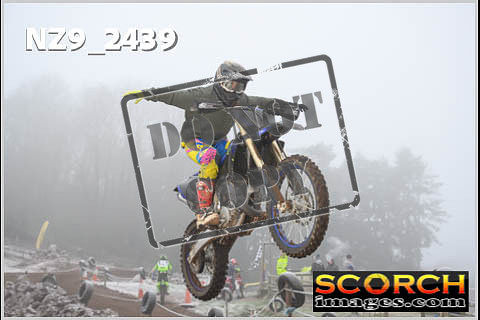 Experts-058