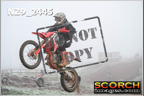 Experts-064