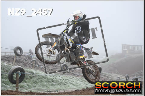 Experts-076