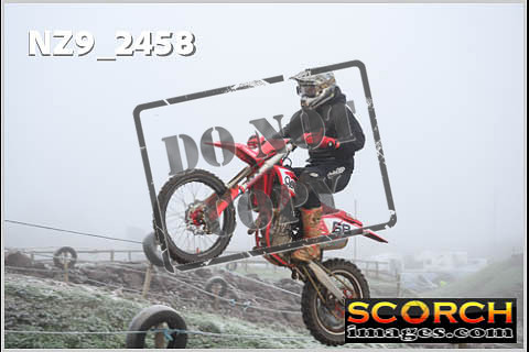 Experts-077