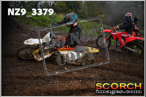 Experts-054