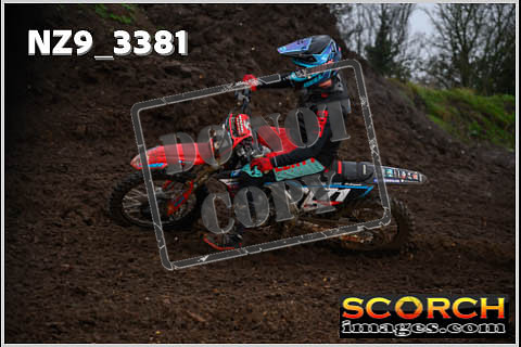 Experts-056