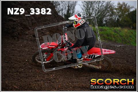 Experts-057