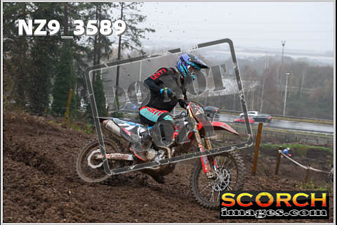 Experts-063