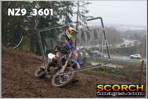 Experts-075
