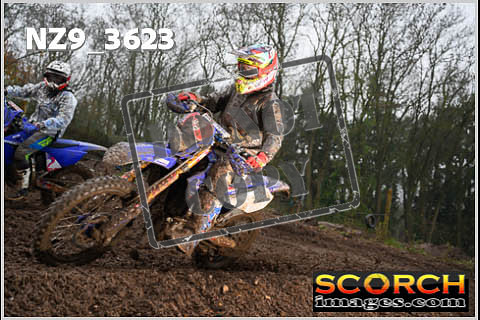 Experts-095
