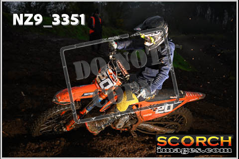 Experts-028