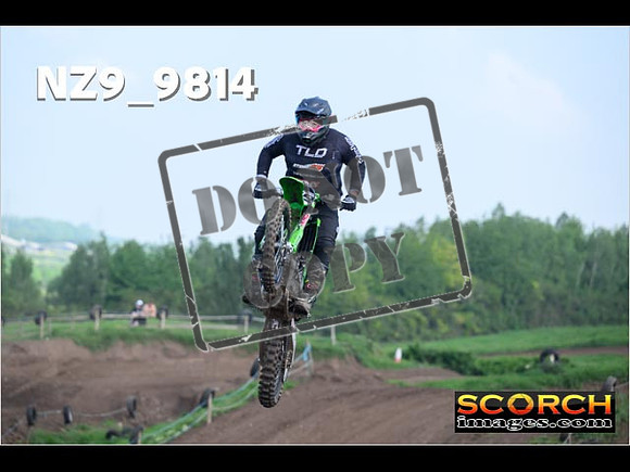 Experts-085