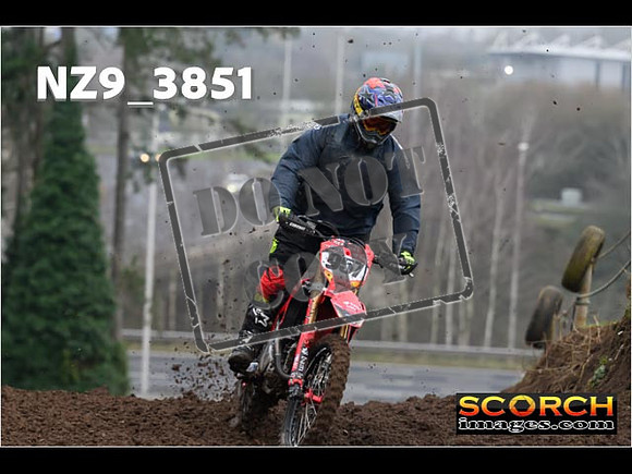 Experts-046