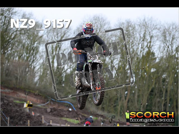 Experts-074