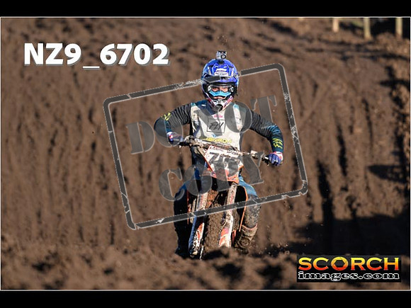 Experts-059