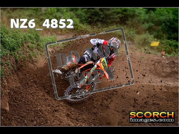 Experts-048