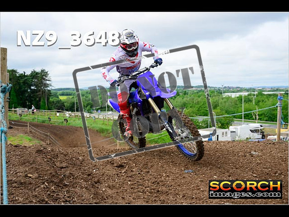 Experts-097