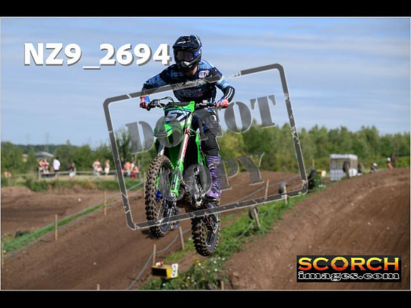 IntersGreenOrange-094