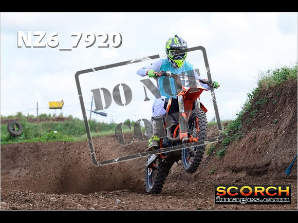 Experts-086