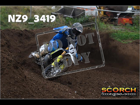Experts-077