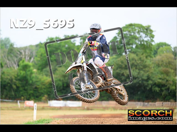 Experts-094