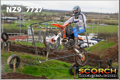 Experts-051