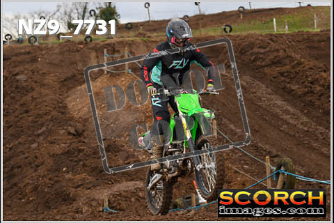 Experts-053