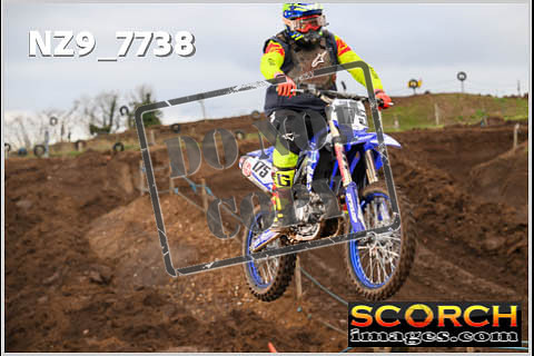 Experts-058