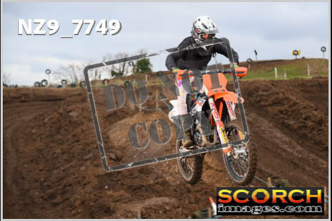 Experts-068