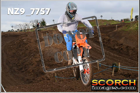 Experts-075