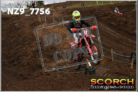 Experts-074