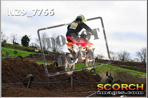 Experts-084