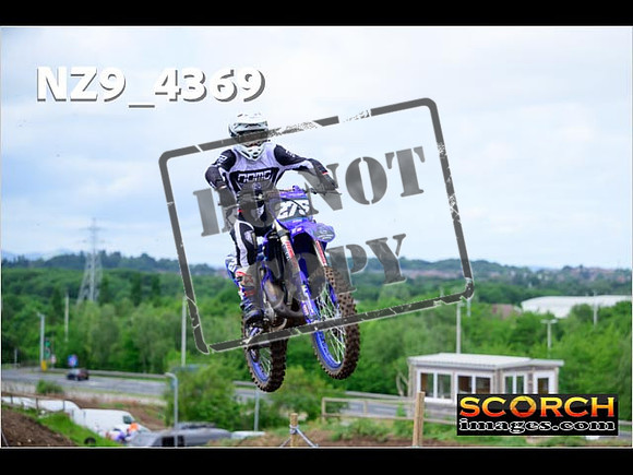 Experts-041
