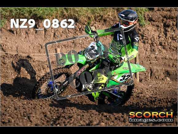 Experts-077