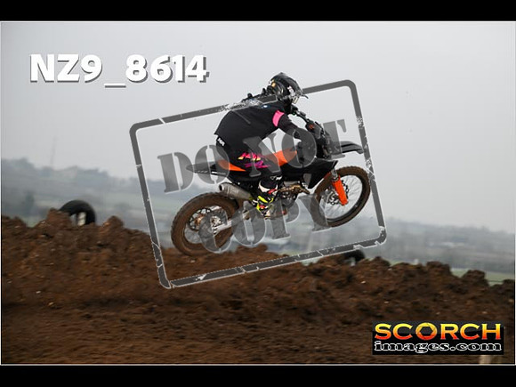 Experts-059
