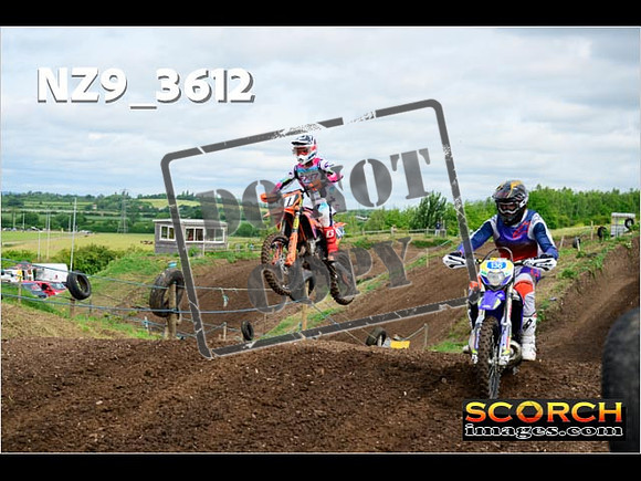 Experts-062