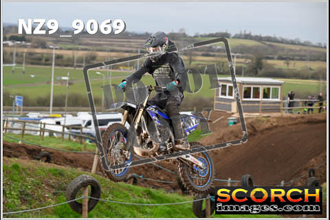 Experts-066