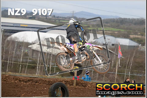 Experts-098