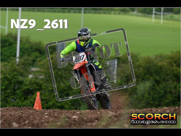 Experts-059