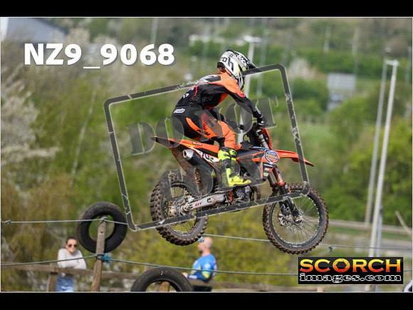 Experts-116