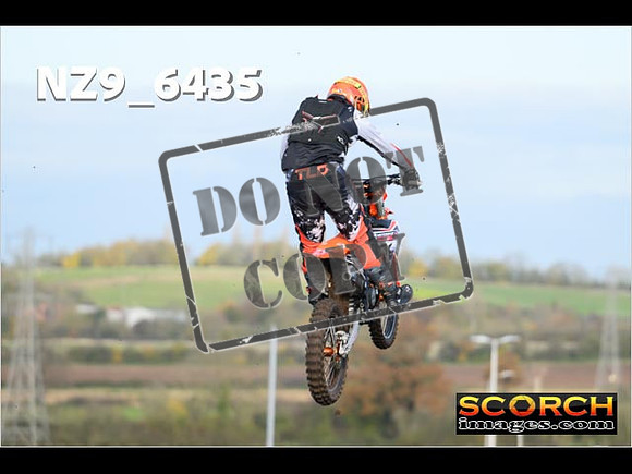 Experts-050