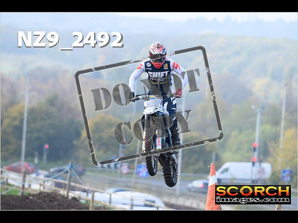 Experts-082