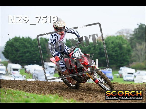 Experts-066