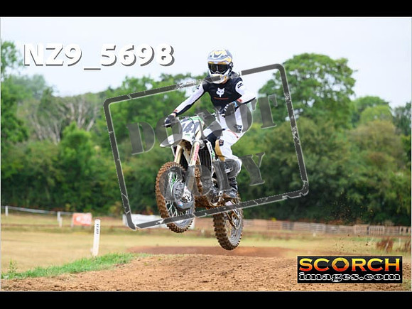 Experts-096