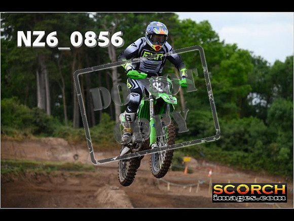 Experts-050