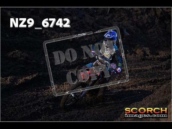 Experts-094
