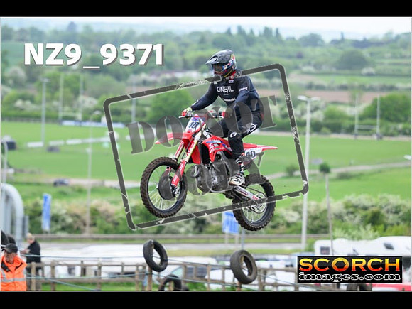 Experts-089