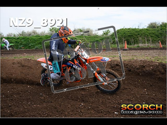 Inters-093