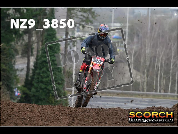 Experts-045