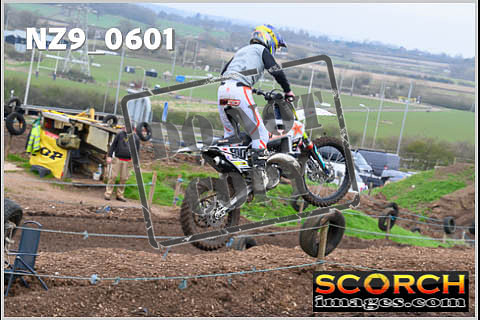 Experts-042