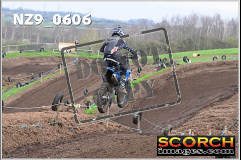 Experts-047