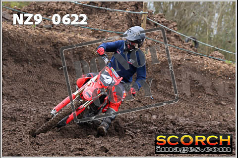 Experts-063