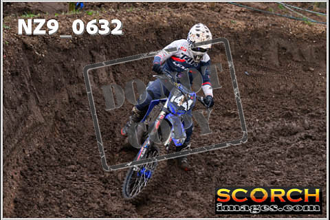 Experts-073